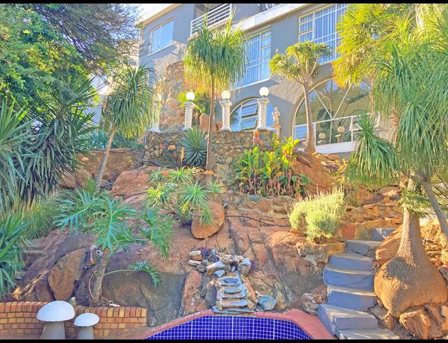 5 BEDROOM HOUSE FOR SALE IN GLENVISTA